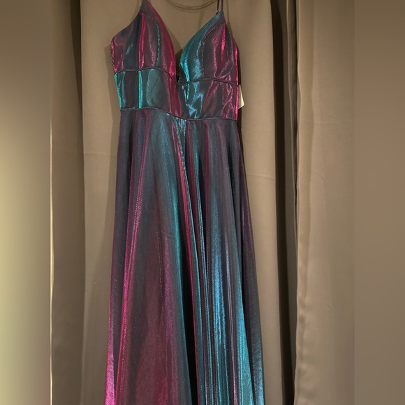 Prom dress - Picture 4 of 6